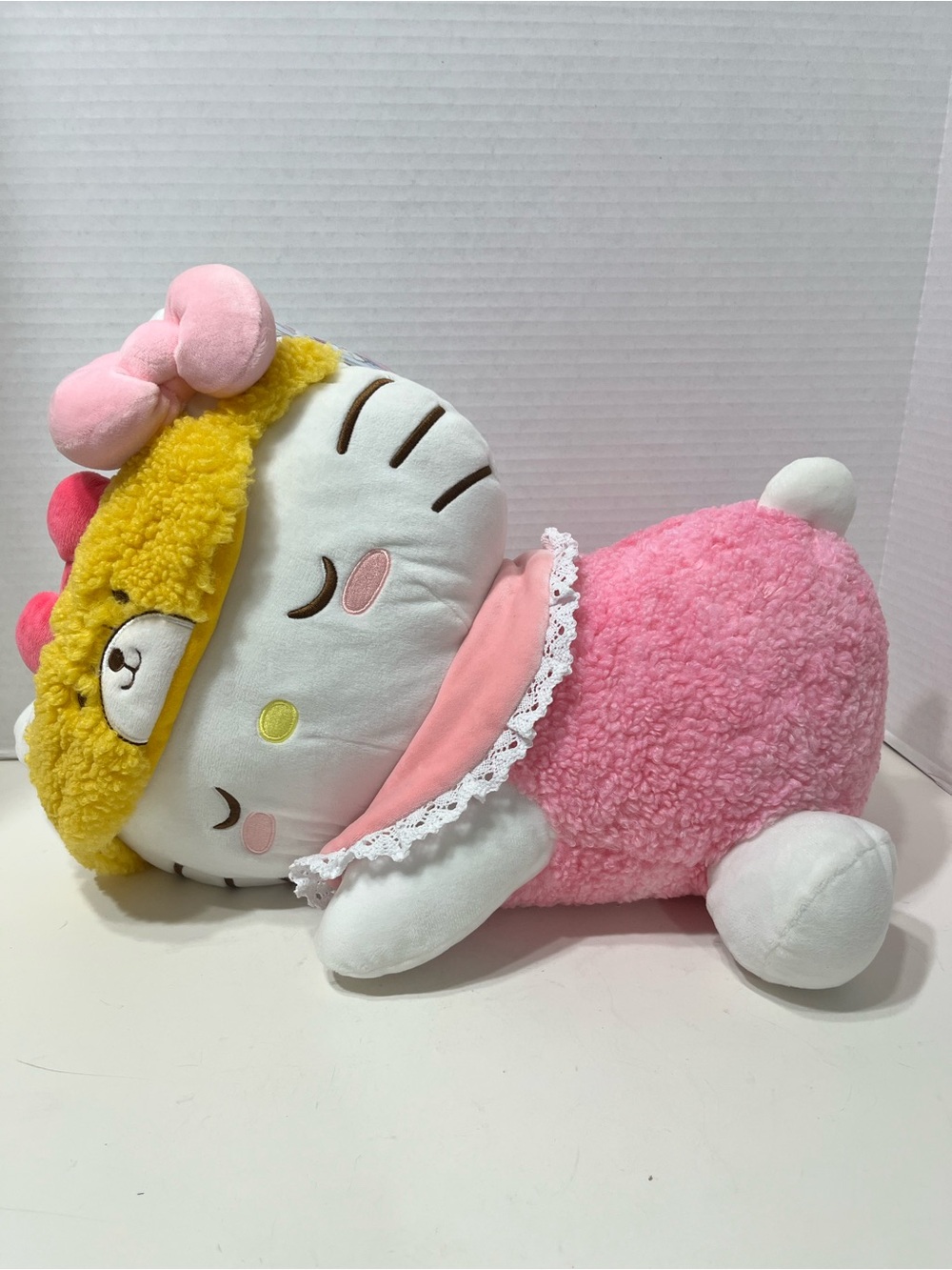 HELLO KITTY 18” sleeping plush doll stuffed animal NWT Sanrio